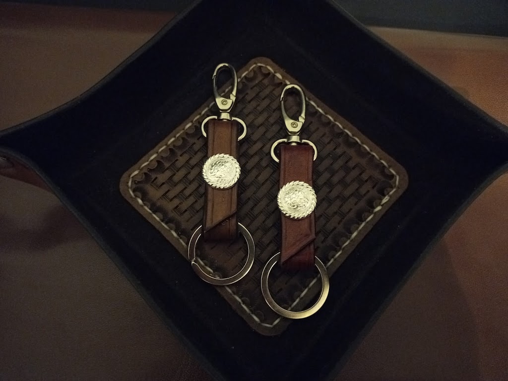 Pat Cuir - Fabrication darticle de cuir | 1089 Rue Principale, Wickham, QC J0C 1S0, Canada | Phone: (819) 817-1726