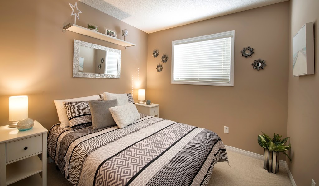 Short Term Home Rental Edmonton Alberta | 9061 Scott Crescent NW, Edmonton, AB T6R 0E8, Canada | Phone: (780) 868-5603
