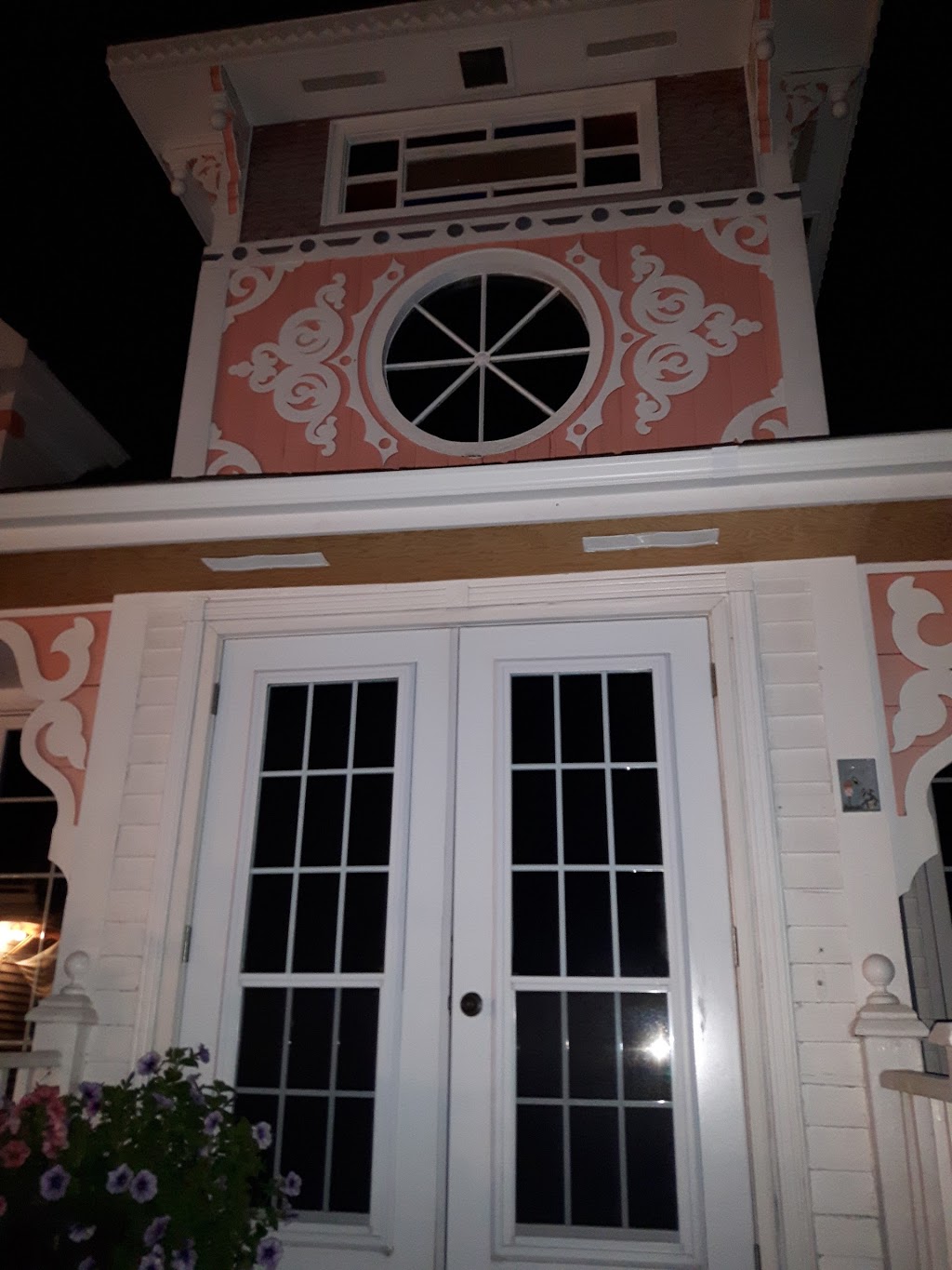 Gingerbread House Inn | 8 Robie Tufts Dr, Wolfville, NS B4P 1X1, Canada | Phone: (902) 542-1458