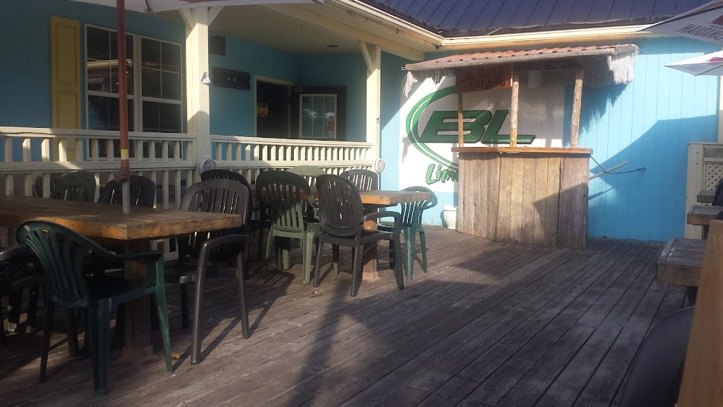 Sauble Dunes Restaurant | 11 Southampton Pkwy, Sauble Beach, ON N0H 2G0, Canada | Phone: (519) 422-0013