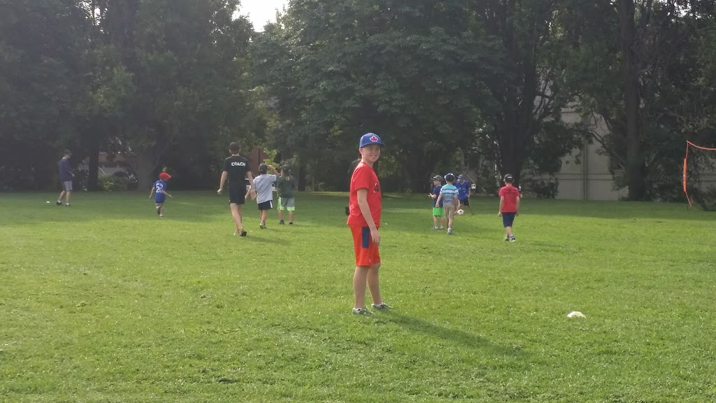 Larry Grossman Forest Hill Memorial Arena | 340 Chaplin Crescent, Toronto, ON M5N 2N3, Canada | Phone: (416) 488-1800