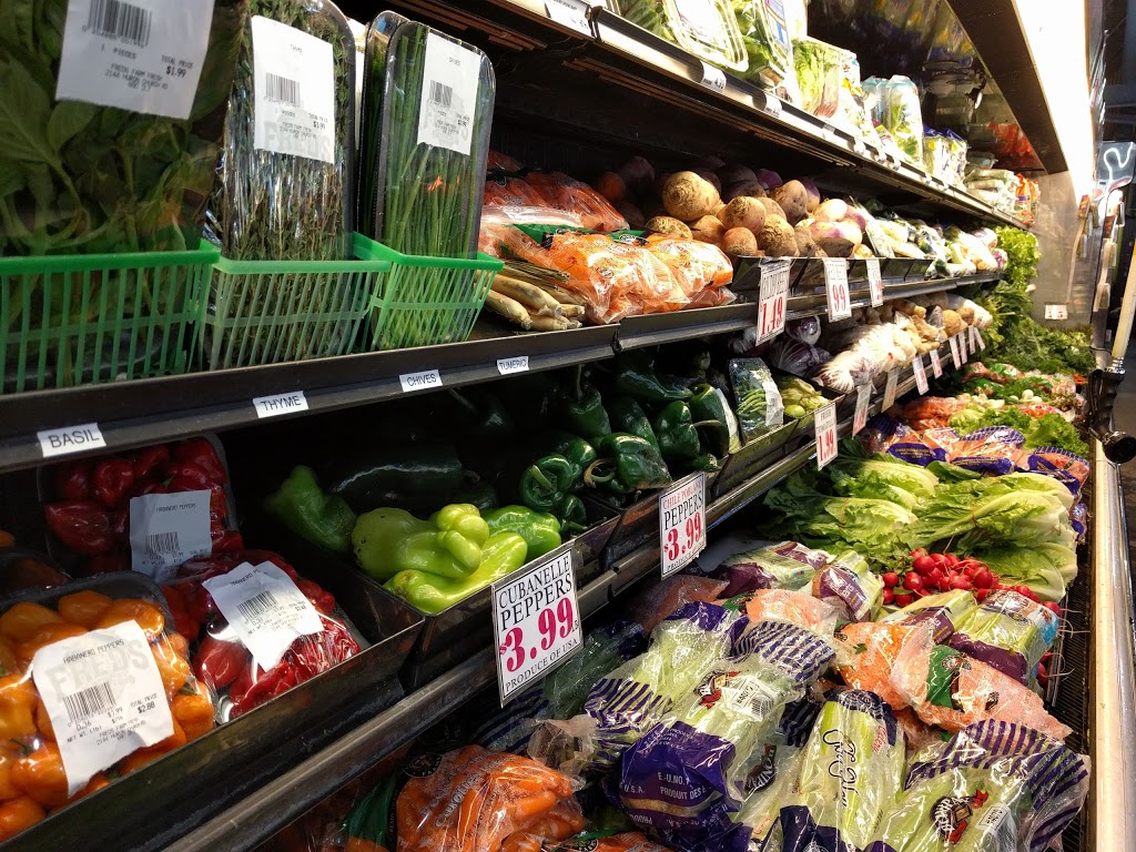Freds Farm Fresh International Market | 2144 Huron Church Rd, Windsor, ON N9C 2L7, Canada | Phone: (519) 966-2241