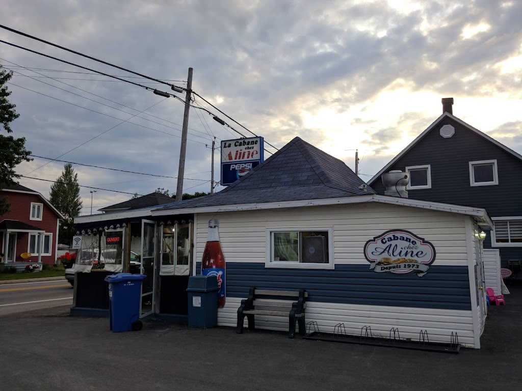 Cabane Chez Aline | 1323 Rue Hébert, Desbiens, QC G0W 1N0, Canada | Phone: (418) 346-1031