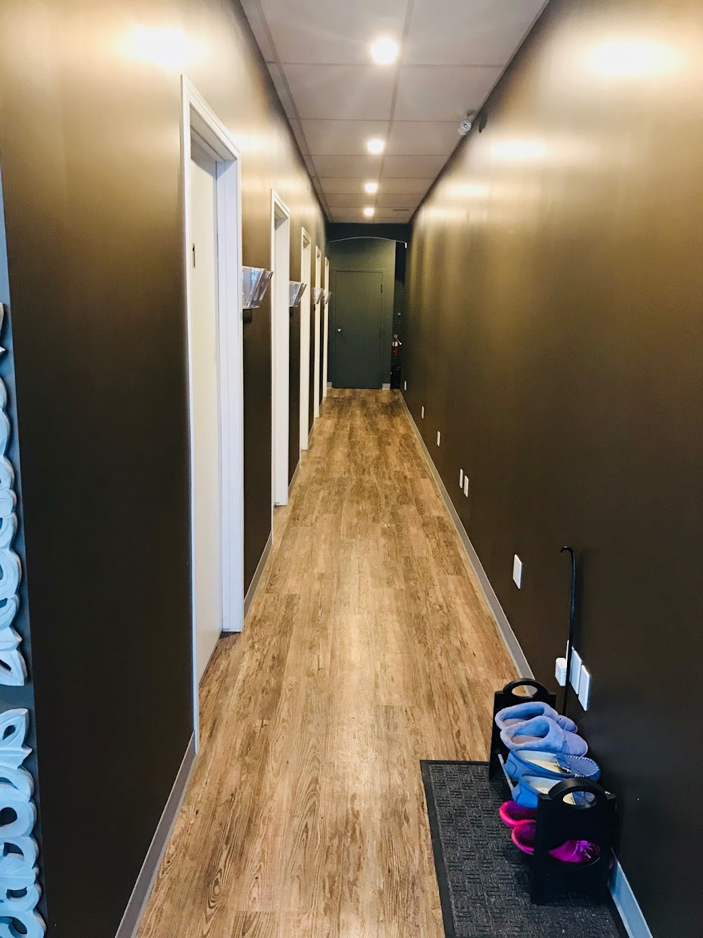 Mannys Massage | 6815 Temple Dr NE Unit #2, Calgary, AB T1Y 5N4, Canada | Phone: (403) 764-0444