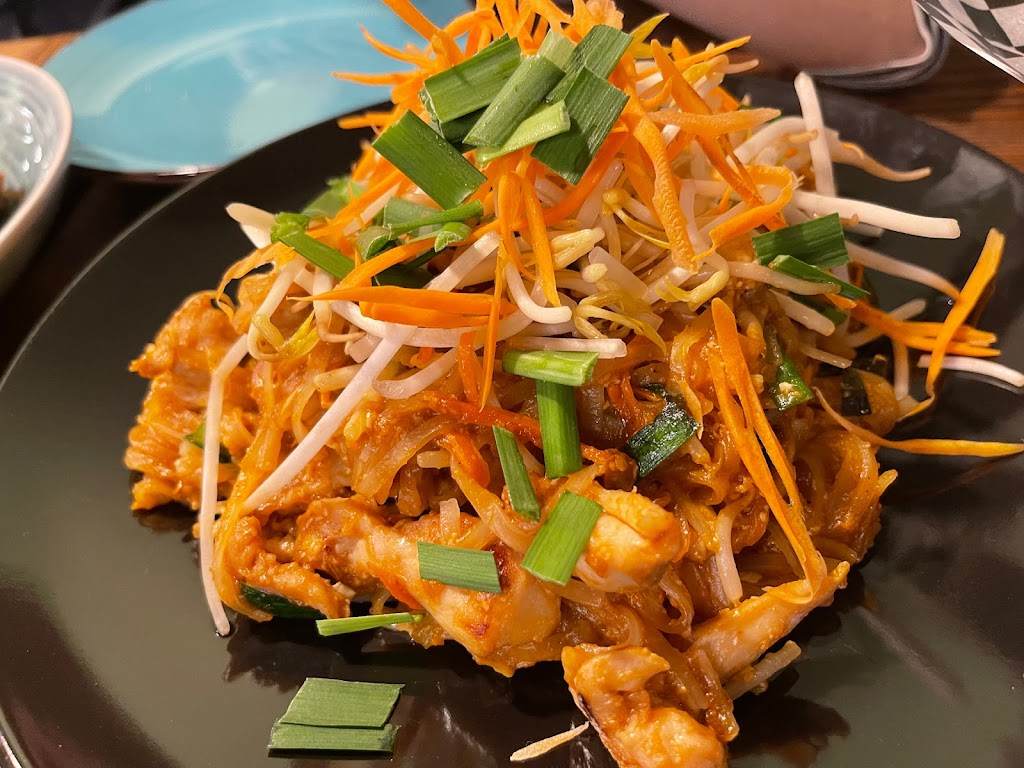 Sticky Rice Thai Restaurant | 12 Queen St E, Cambridge, ON N3C 2A6, Canada | Phone: (548) 288-4248