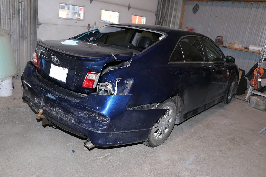 Carrosserie A & J | 5485 Rue de Kensington, Saint-Hubert, QC J3Y 2W7, Canada | Phone: (450) 656-4144