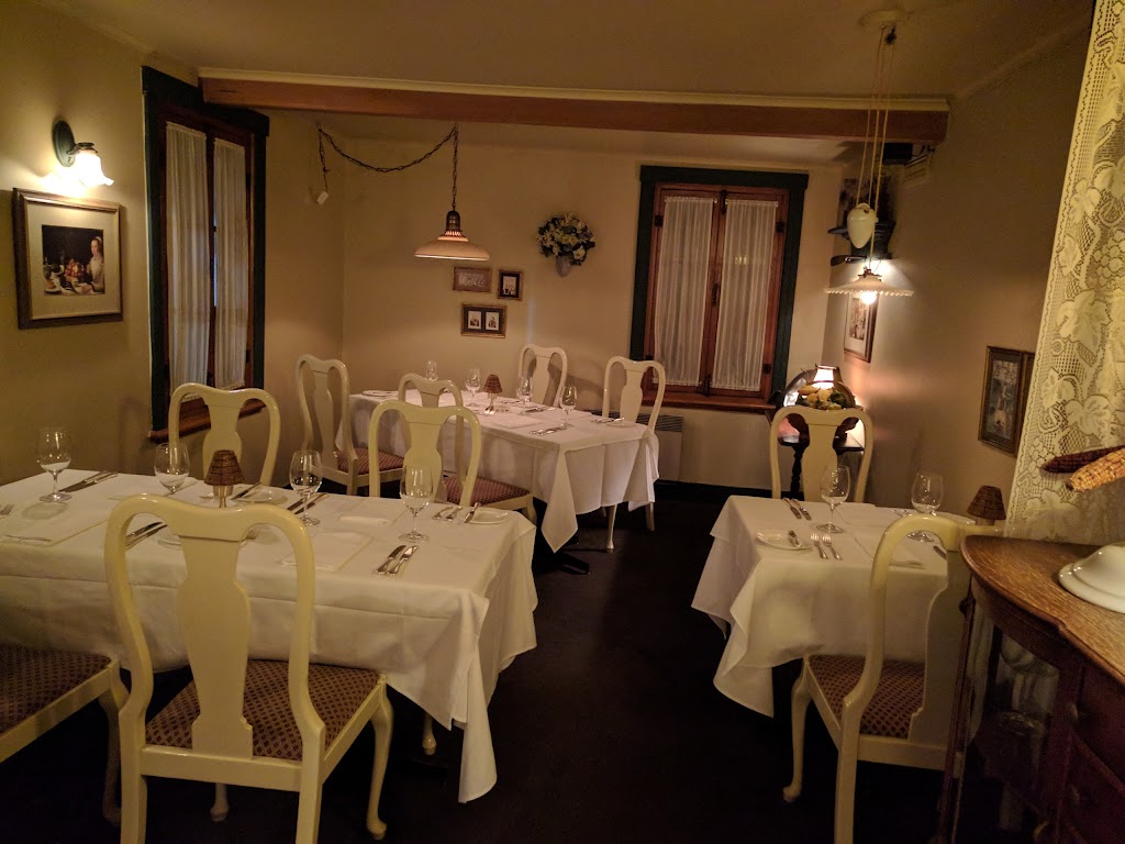 Le Mitoyen | 652 Rue de la Place Publique, Laval, QC H7X 1G1, Canada | Phone: (450) 689-2977