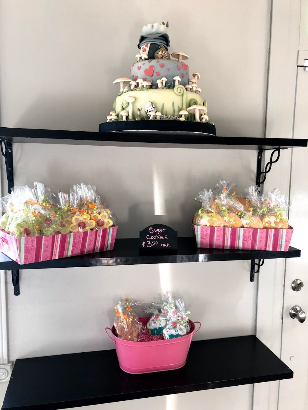 Cakes By Design | 89 Toronto St, Barrie, ON L4N 4S6, Canada | Phone: (705) 739-6886