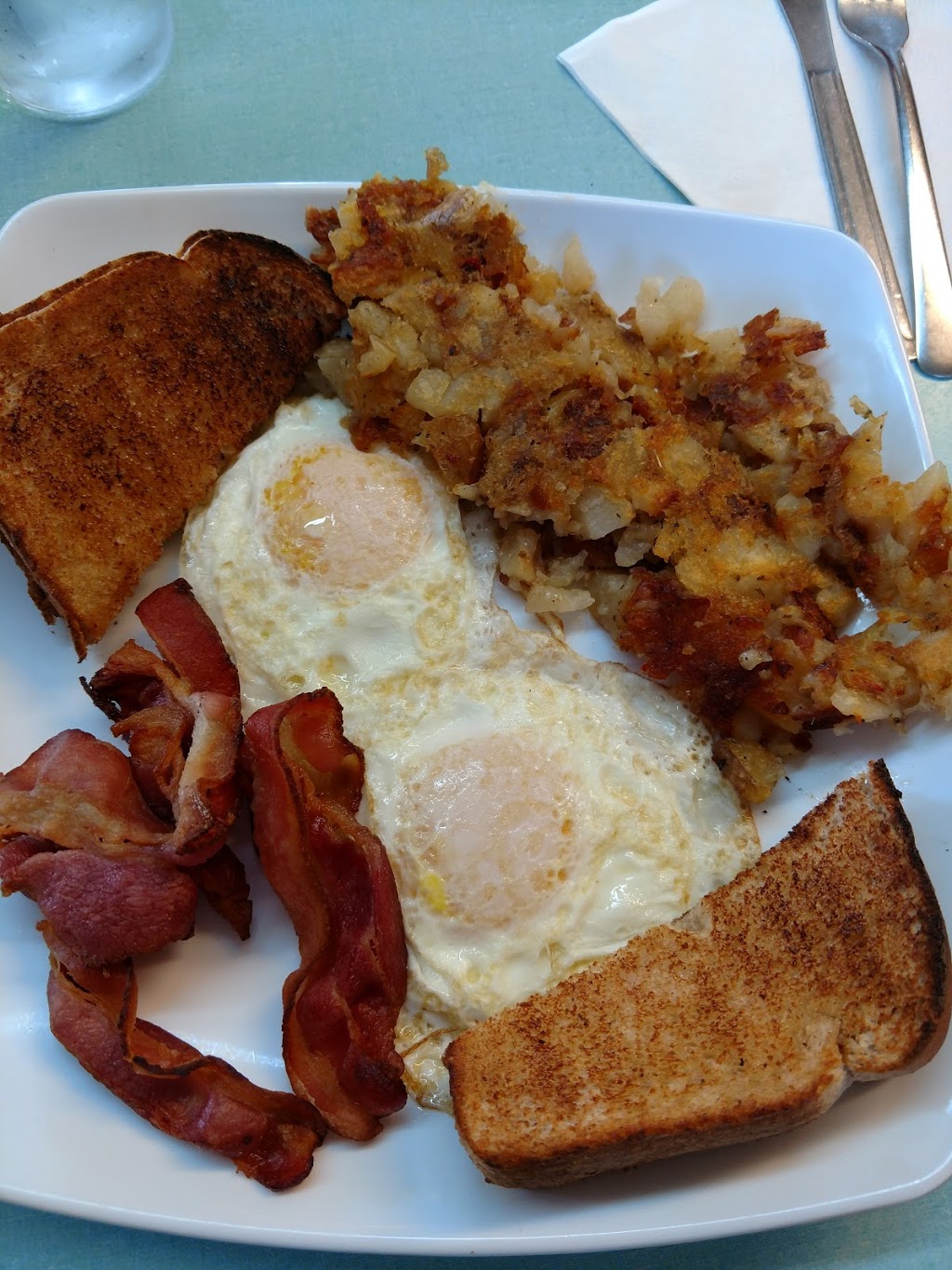 Bridgeview Restaurant | 2801 Highway #2, Johnstown, ON K0E 1T1, Canada | Phone: (613) 925-5663