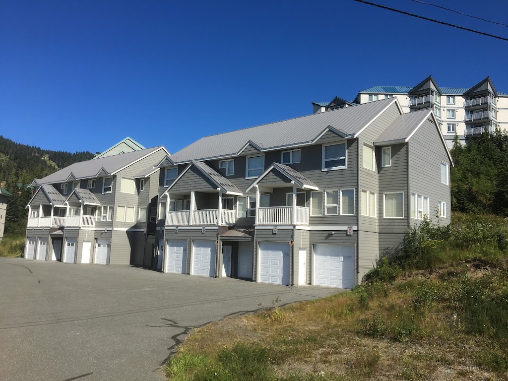 Straight Line Painting and Decorating | 2611 Kendal Ave, Cumberland, BC V0R 1S0, Canada | Phone: (250) 334-7390