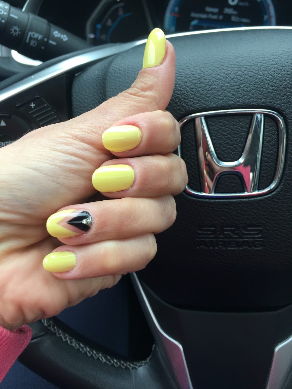 A Nails | 3003 Centre St NW, Calgary, AB T2E 2X2, Canada | Phone: (403) 286-7085