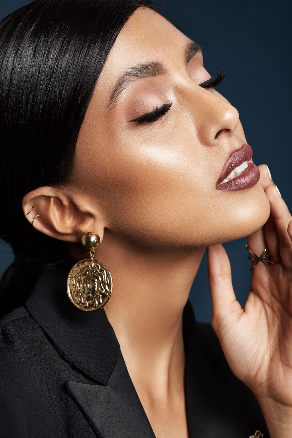 Blend Hair & Makeup Studio | 216 Oak Walk Dr #1, Oakville, ON L6H 0H4, Canada | Phone: (289) 725-0206
