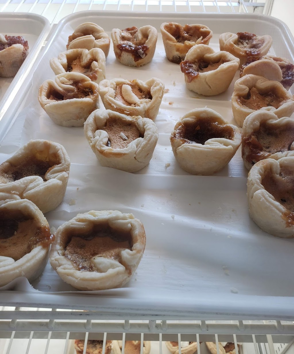 Dees Bakery | 118 St Andrews St, Cambridge, ON N1S 1M8, Canada | Phone: (519) 740-0305