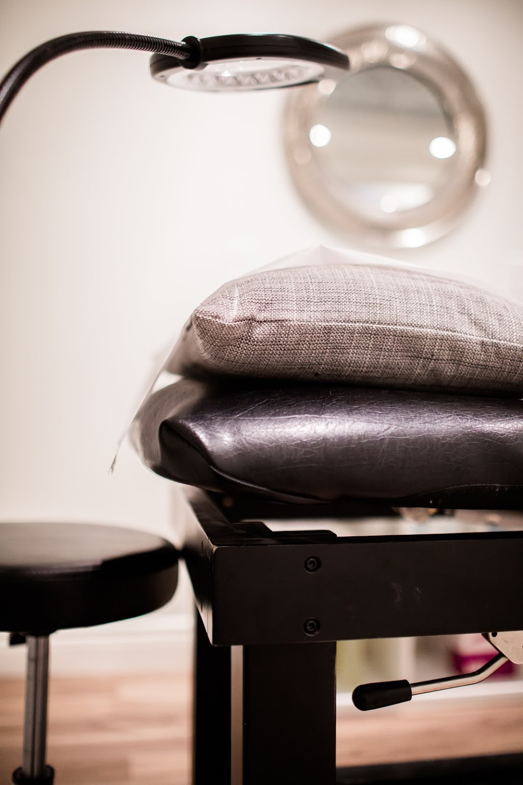Bare Wax Bar (East Mountain) | 1600 Rymal Rd E, Hamilton, ON L8W 3P1, Canada | Phone: (905) 393-8236