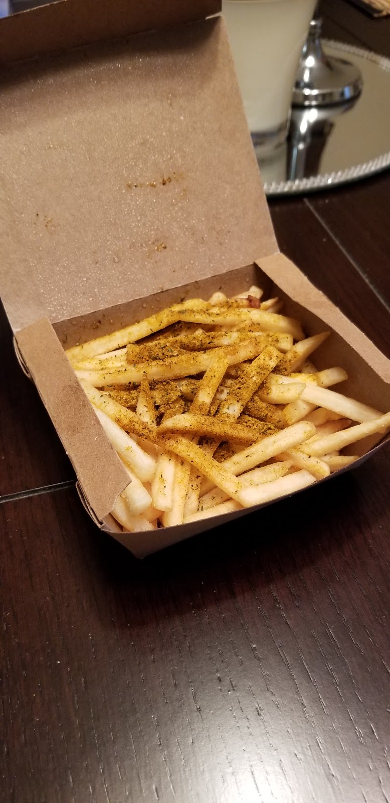 McDonalds | 377 Burnhamthorpe Rd E, Mississauga, ON L5A 3Y1, Canada | Phone: (905) 270-3529