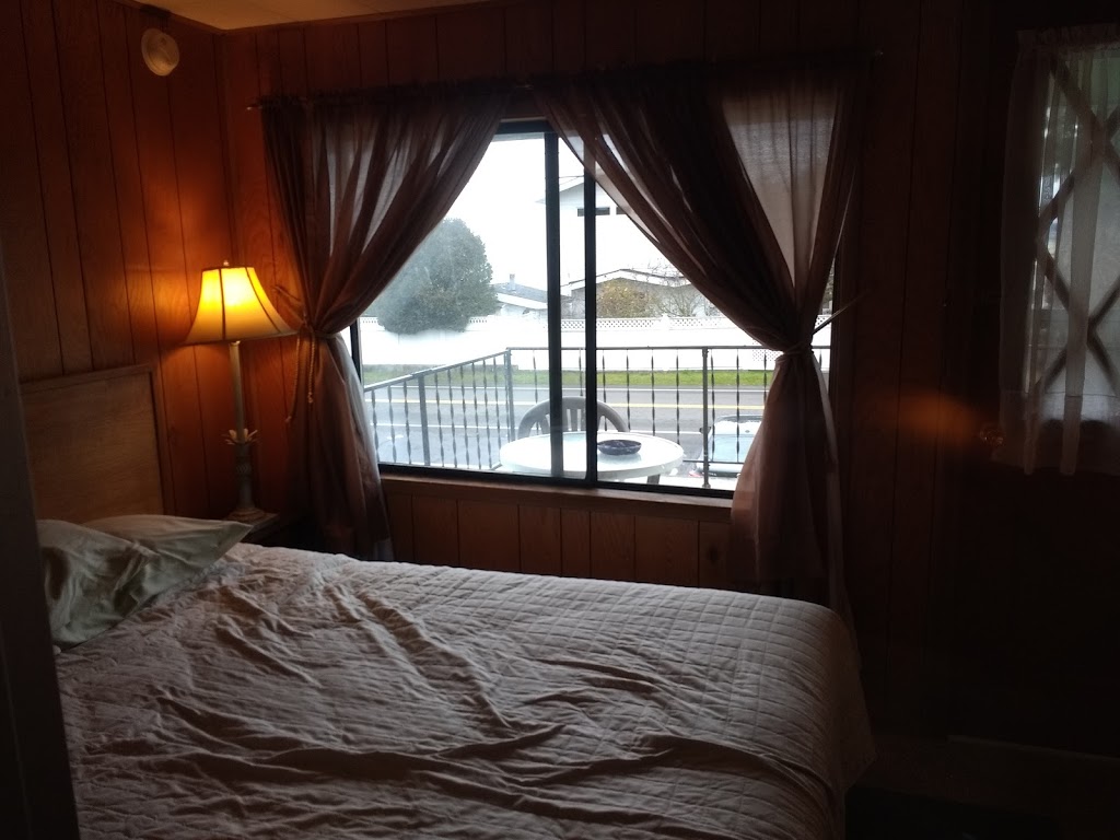 Driftwood Inn Motel | 7394 Birch Bay Dr, Blaine, WA 98230, USA | Phone: (360) 371-2620