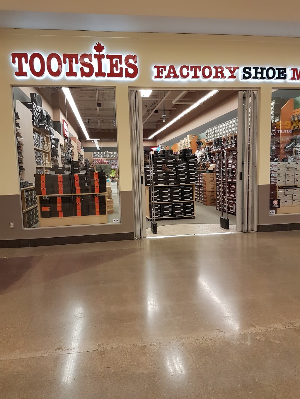 Tootsies Factory Shoe Market | 3311 Simcoe 89, Cookstown, ON L0L 1L0, Canada | Phone: (705) 458-8620