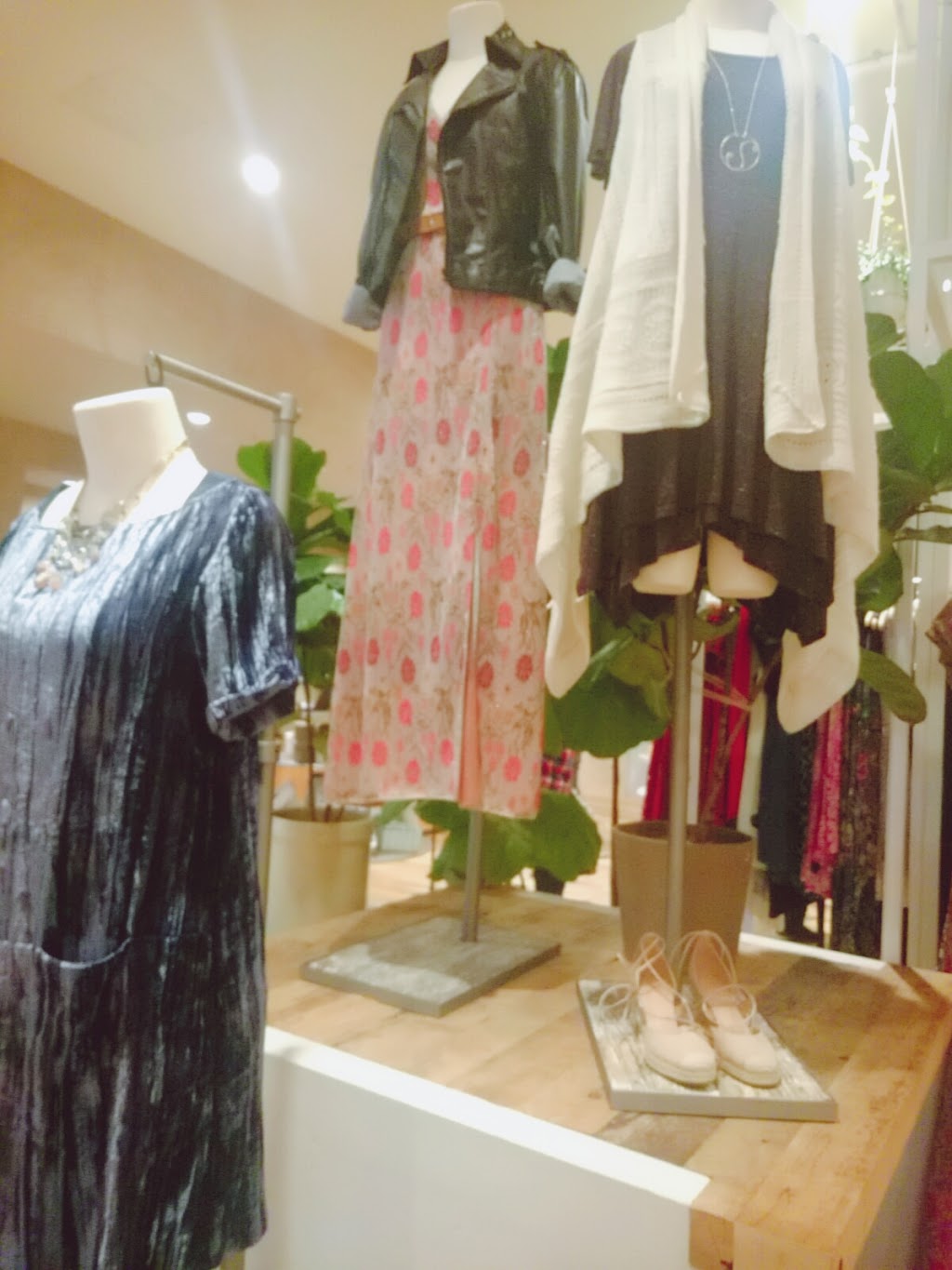 Aritzia | clothing store | 644 Park Royal N, West Vancouver, BC V7T 1H9, Canada | 6049267666 OR +1 604-926-7666
