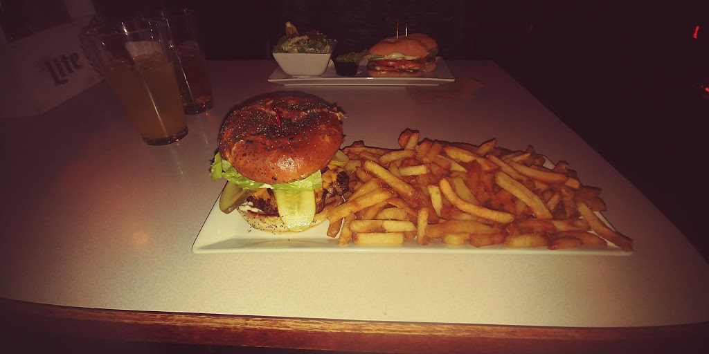 The Edgewater Bar and Grill | 5830 Beach Ave, Peachland, BC V0H 1X7, Canada | Phone: (250) 767-9579