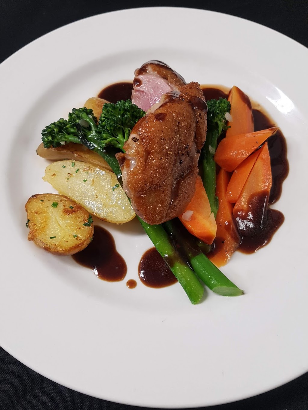Sunstone Golf Club - Bar & Grill | 1730 Airport Rd, Pemberton, BC V0N 2L3, Canada | Phone: (604) 894-6197