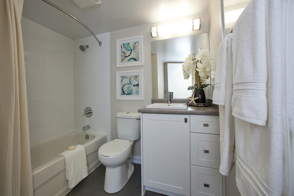 Sunnidale Place | 12 Kozlov St, Barrie, ON L4N 5E6, Canada | Phone: (705) 737-3752