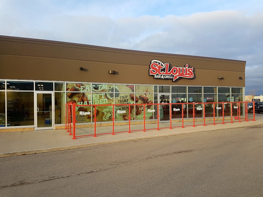 St. Louis Bar & Grill | 494 Veterans Dr Unit 1, Barrie, ON L4N 9J5, Canada | Phone: (705) 728-9555