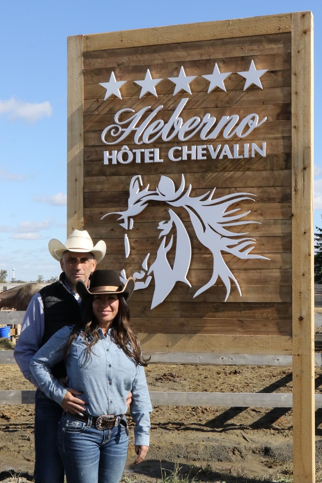 Hôtel Chevalin Heberno | 20185 Rue Victor, Mirabel, QC J7J 1P4, Canada | Phone: (514) 358-4695