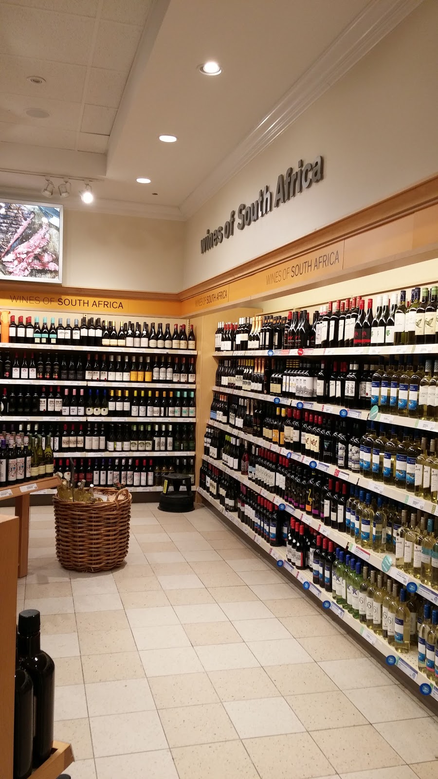 LCBO | 705 Kingston Road, Unit 17 Whites Road Shopping Centre, Pickering, ON L1V 6K3, Canada | Phone: (905) 831-5436
