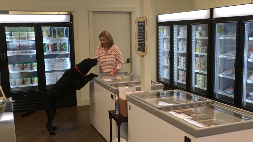 Rascals Pet Market | 7103 W Saanich Rd, Brentwood Bay, BC V8M 1R1, Canada | Phone: (778) 426-4290