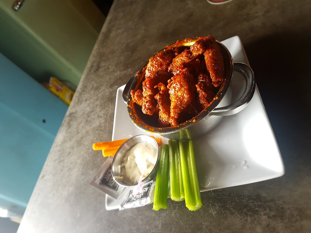 Jack Astors Bar & Grill | 310 W Hunt Club Rd, Nepean, ON K2E 1A5, Canada | Phone: (613) 225-4686