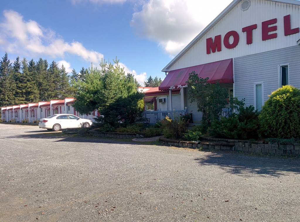 Motel-La Pente Douce Inc | 1787 Chemin de la Rivière aux Cerises, Magog, QC J1X 3W3, Canada | Phone: (819) 843-1234