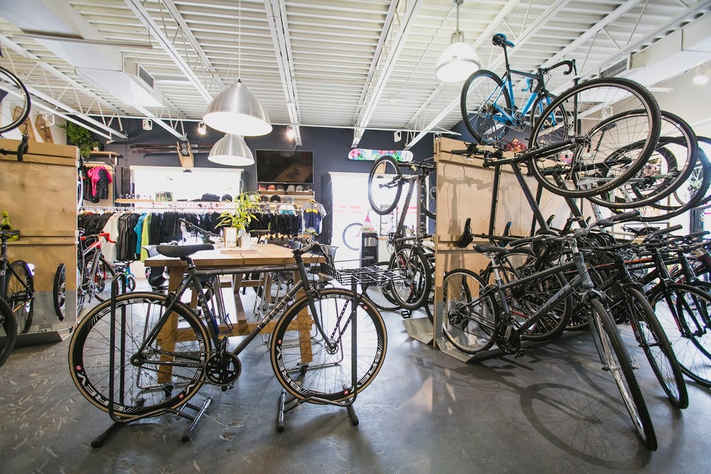 Golden Sports | 482-101 Boulevard Beaconsfield, Beaconsfield, QC H9W 4C4, Canada | Phone: (514) 505-3895
