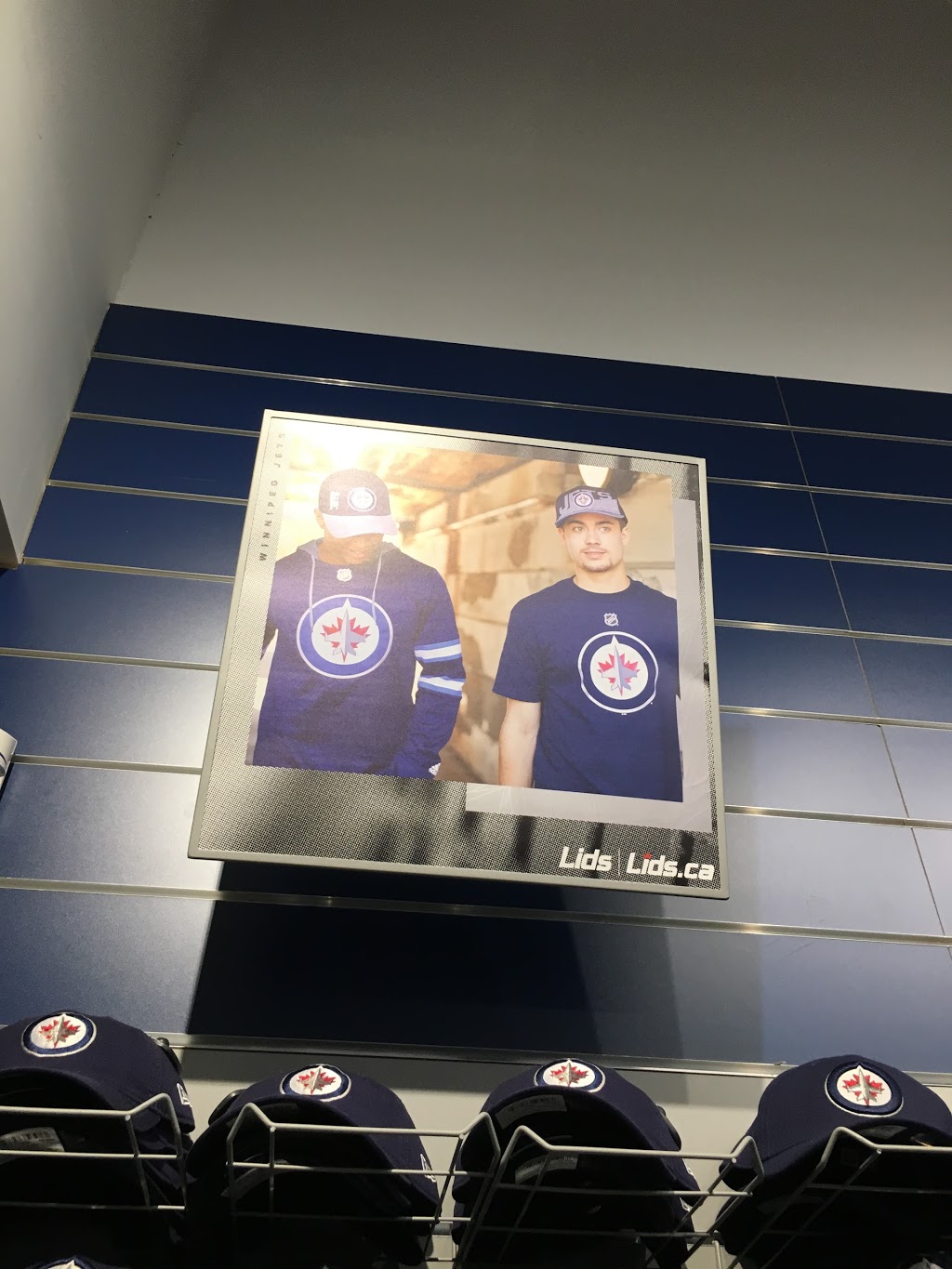 Lids | 555 Sterling Lyon Pkwy S125, Winnipeg, MB R3P 1E9, Canada | Phone: (204) 452-5458