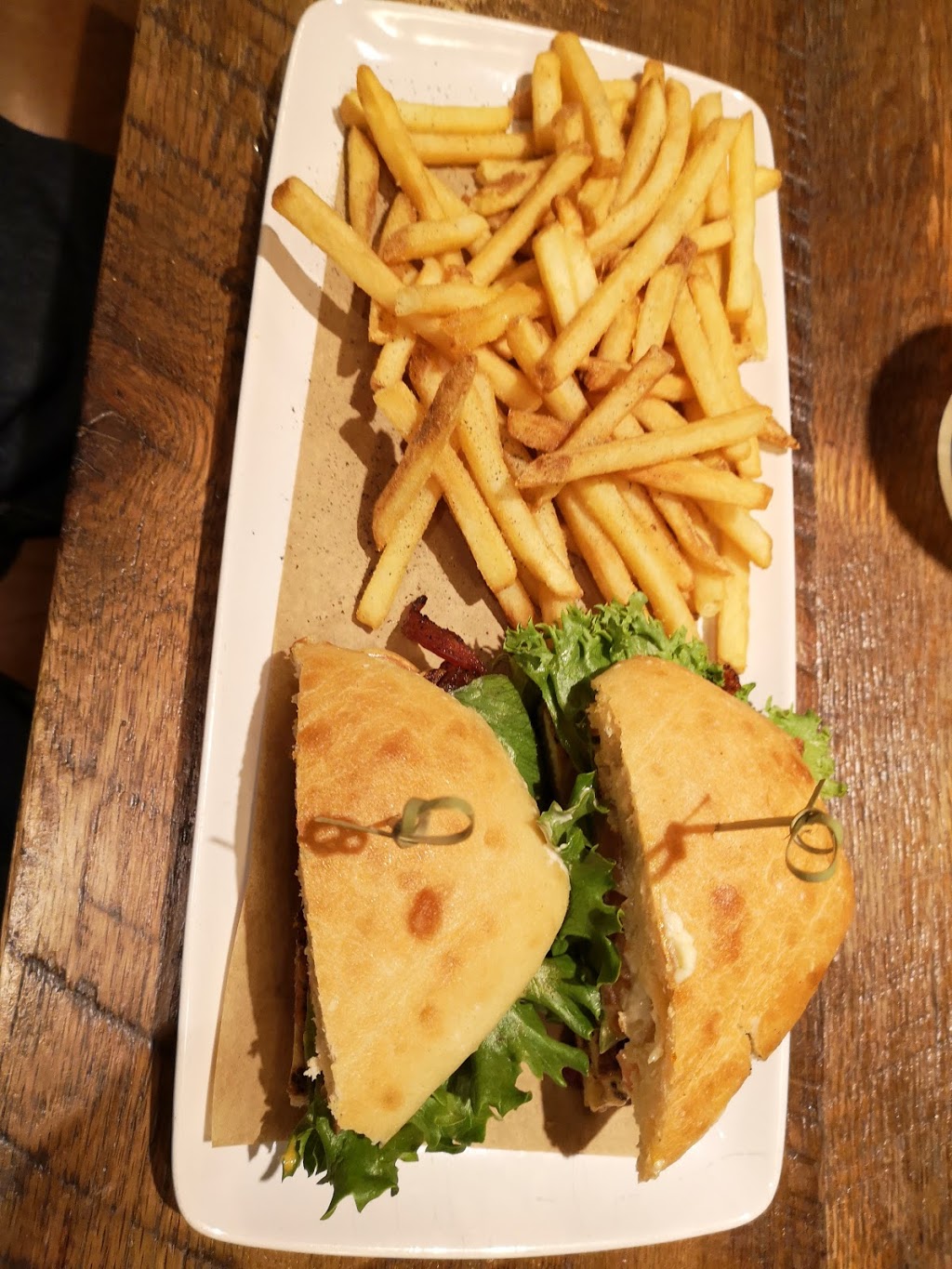 Jack Astors Bar & Grill | 184 Chain Lake Dr, Bayers Lake, NS B3S 1C5, Canada | Phone: (902) 450-1370