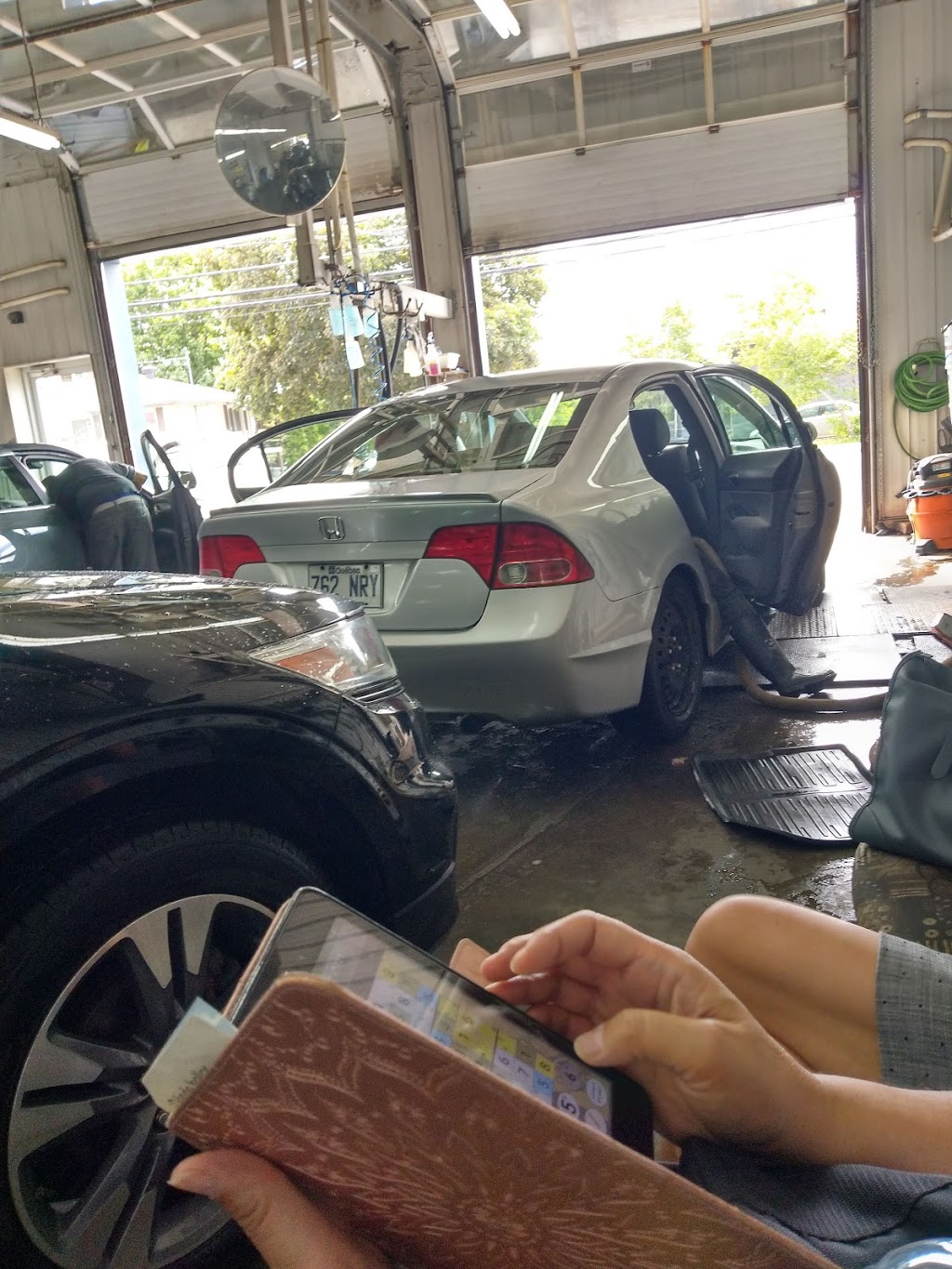 Lave Auto Qualite Plus | 202 Rue St-Charles, Sainte-Thérèse, QC J7E 2B4, Canada | Phone: (450) 971-0101