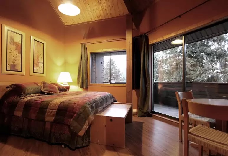 Whistler Retreats | 4370 Lorimer Rd #330, Whistler, BC V0N 1B4, Canada | Phone: (604) 938-8810