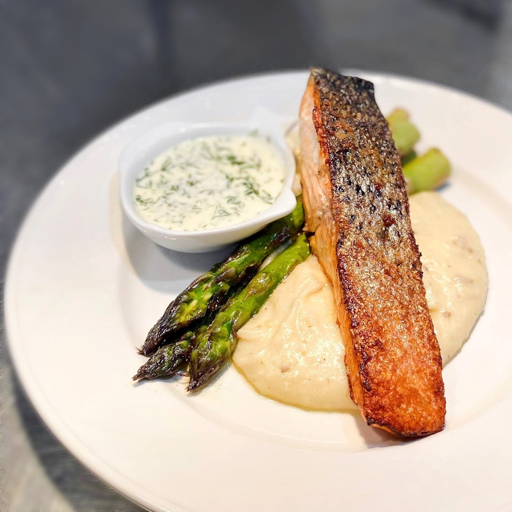 Restaurant lEntrecôte | 1440 Chem. Pierre Péladeau, Sainte-Adèle, QC J8B 1Z4, Canada | Phone: (450) 229-1545