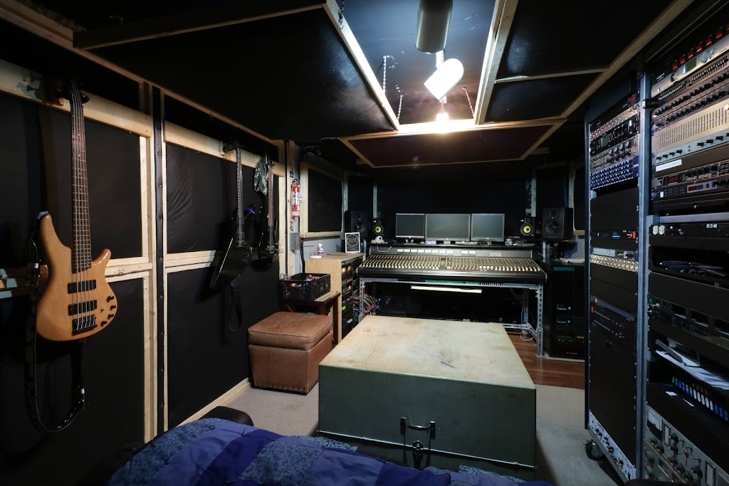 Holland Audio Productions | 139 Millstone Ct, Lucasville, NS B4B 1X7, Canada | Phone: (902) 483-8000