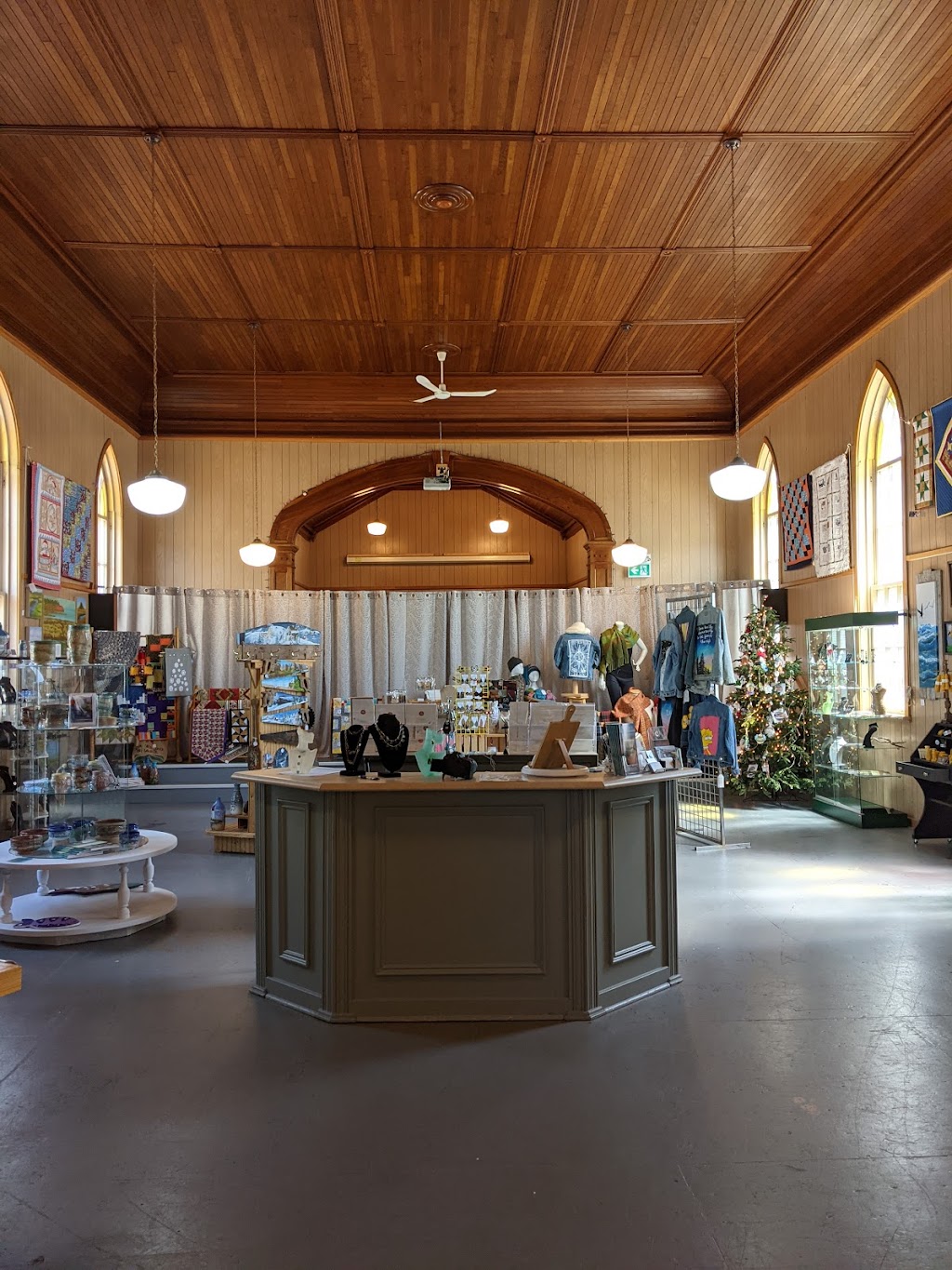 Artisans on Main Souris | 14 Hebrew Ave, Souris, PE C0A 2B0, Canada | Phone: (902) 327-0441