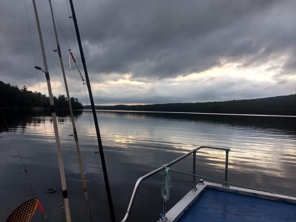 Pourvoirie Michel Saint Louis | 30 Chemin de la Baie Laplante, Notre-Dame-de-Pontmain, QC J0W 1S0, Canada | Phone: (866) 597-2617