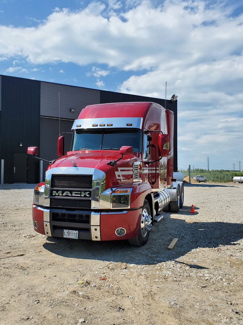 Transport AMF | 1835 Avenue le Neuf, Bécancour, QC G9H 1X8, Canada | Phone: (819) 293-7430