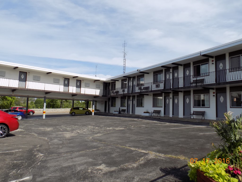The Crystal Inn | 4249 River Rd, Niagara Falls, ON L2E 3E7, Canada | Phone: (905) 354-9444