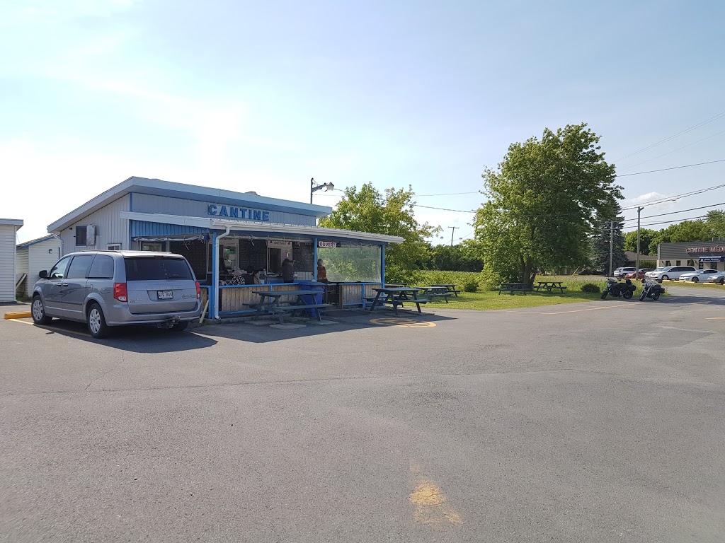 Cantine Relais 202 | 59 QC-202, Lacolle, QC J0J 1J0, Canada | Phone: (450) 246-3550