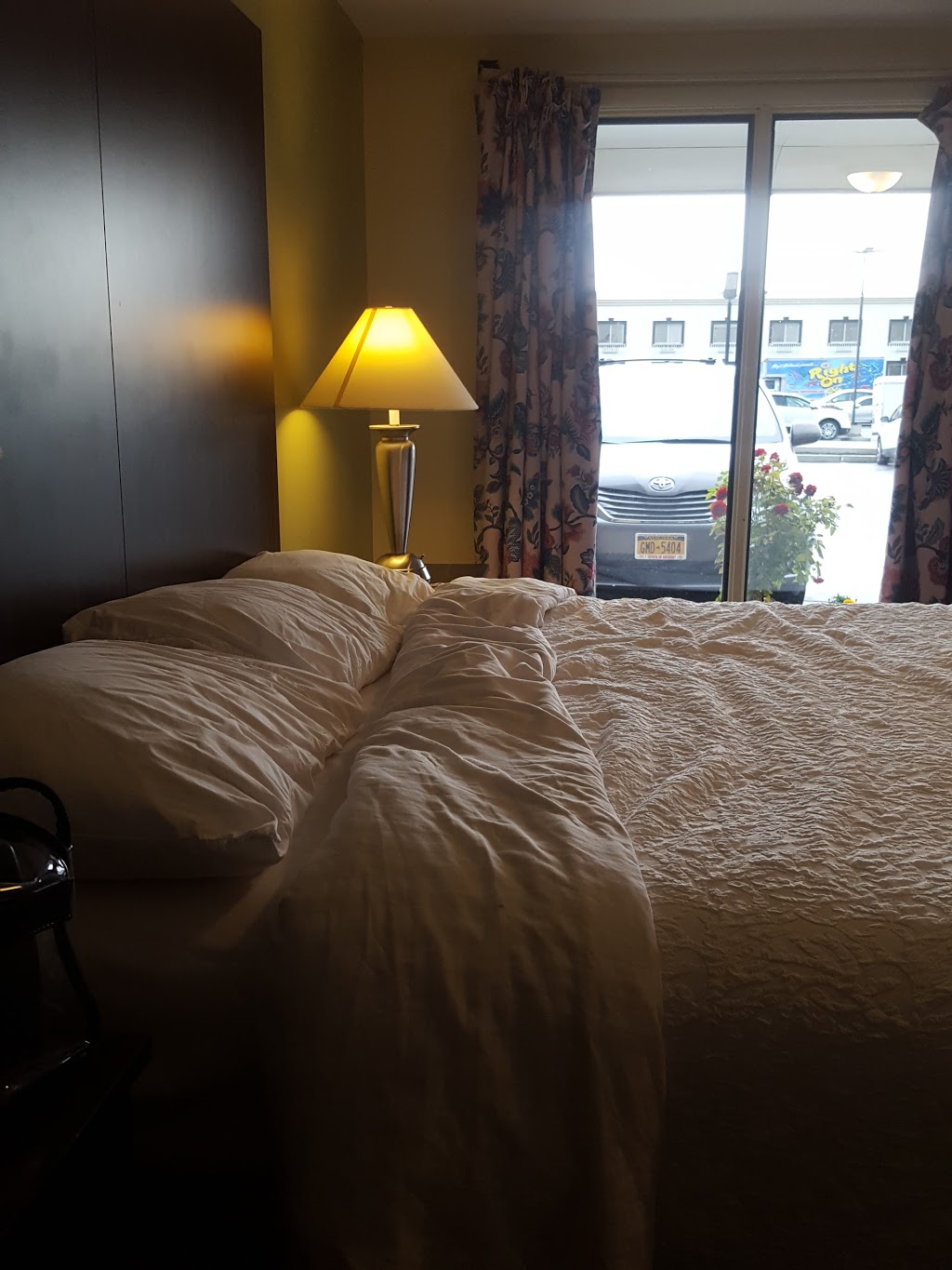 Hospitality Inn - Buffalo Airport | 6627 Transit Rd, Williamsville, NY 14221, USA | Phone: (716) 631-5415