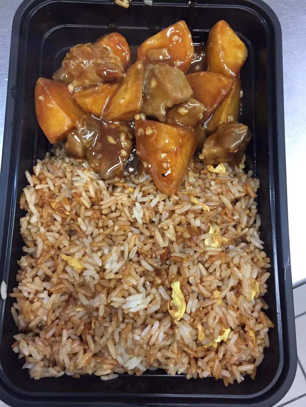 The Golden Chopstick | 271 Old Kingston Rd #103, Scarborough, ON M1C 1B4, Canada | Phone: (416) 282-1688