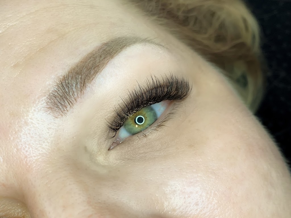 Mad Lashes | 249 Rosebrook Pl, Winkler, MB R6P 0H6, Canada | Phone: (204) 362-3241