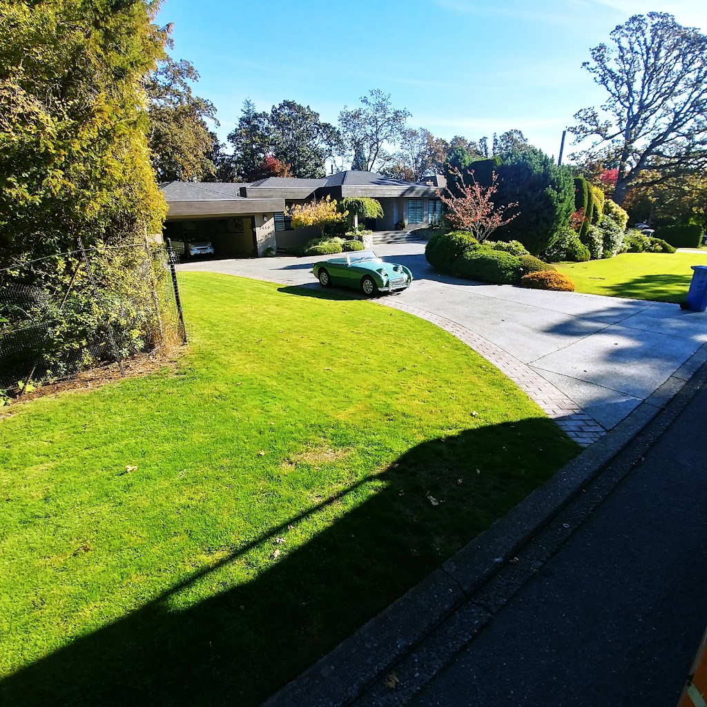 Uplands Golf Club | 3300 Cadboro Bay Rd, Victoria, BC V8R 5K5, Canada | Phone: (250) 592-7313