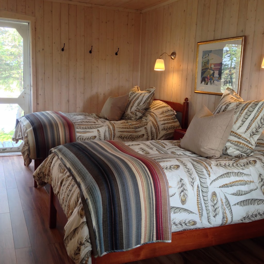 La Corneille | kilomètre 1279 sur la route 138 EST, Baie-Johan-Beetz, QC G0G 1B0, Canada | Phone: (514) 447-6300