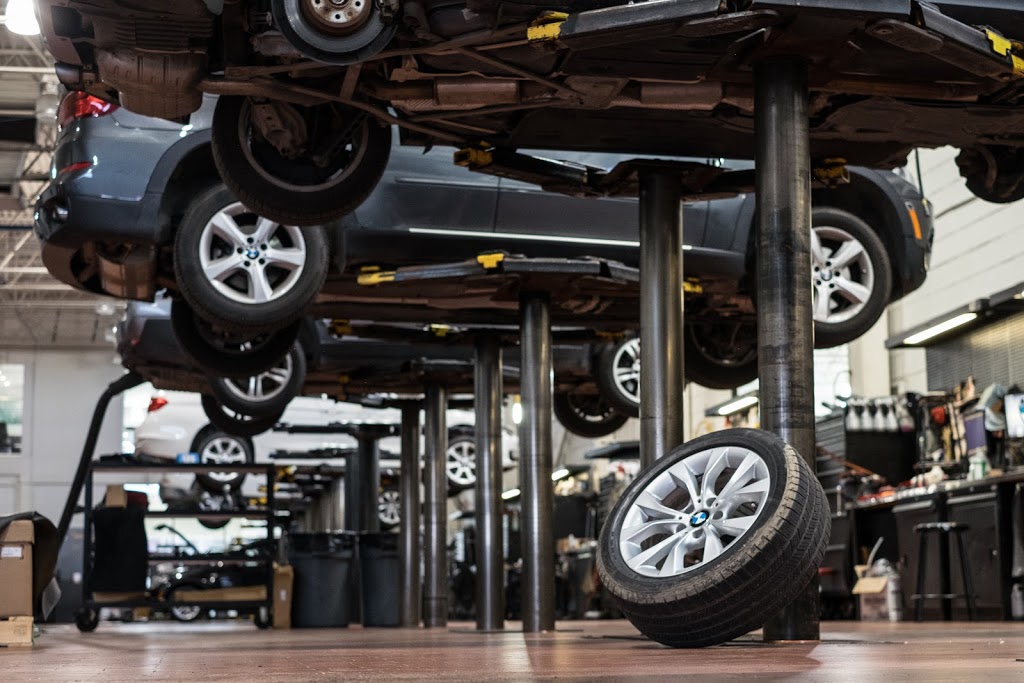 BMW Toronto Service | 11 Sunlight Park Rd, Toronto, ON M4M 1B5, Canada | Phone: (416) 623-4269