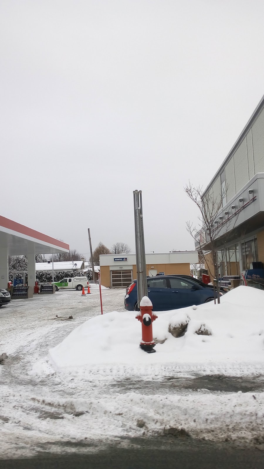 Couche-Tard | 10048 Boulevard de lOrmière, Québec, QC G2B 3L3, Canada | Phone: (418) 843-9775